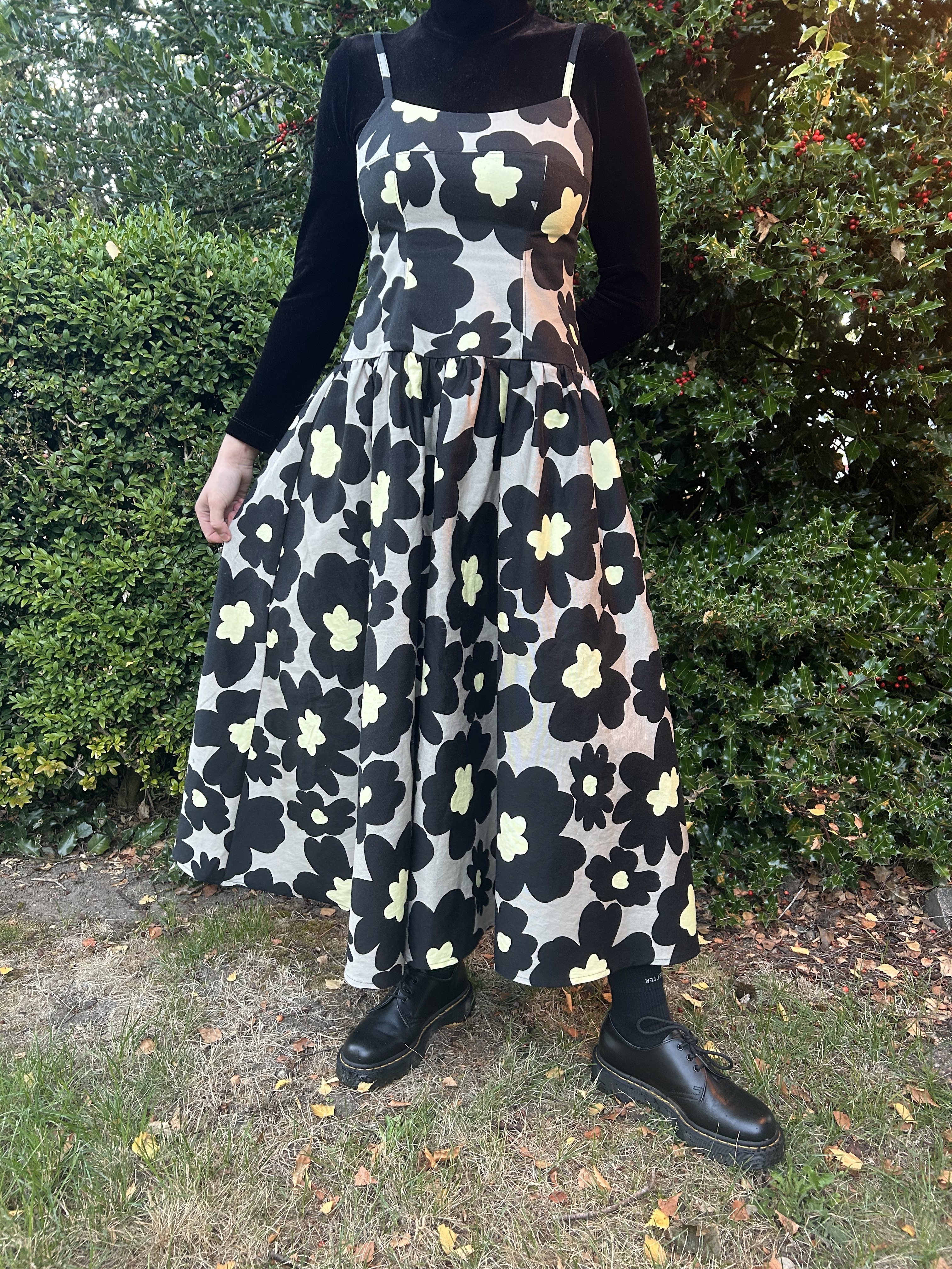 Sparkle Dress by JessiLous Patterns. Complete with a fully lined bodice, topstitching, and adjustable straps. Made in a Japanese Cotton Twill bought in Tokyo. Finished October 2025.